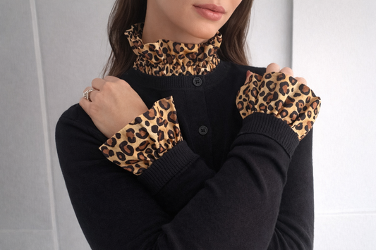 Leopard print ruffle collar and cuff set accessory
