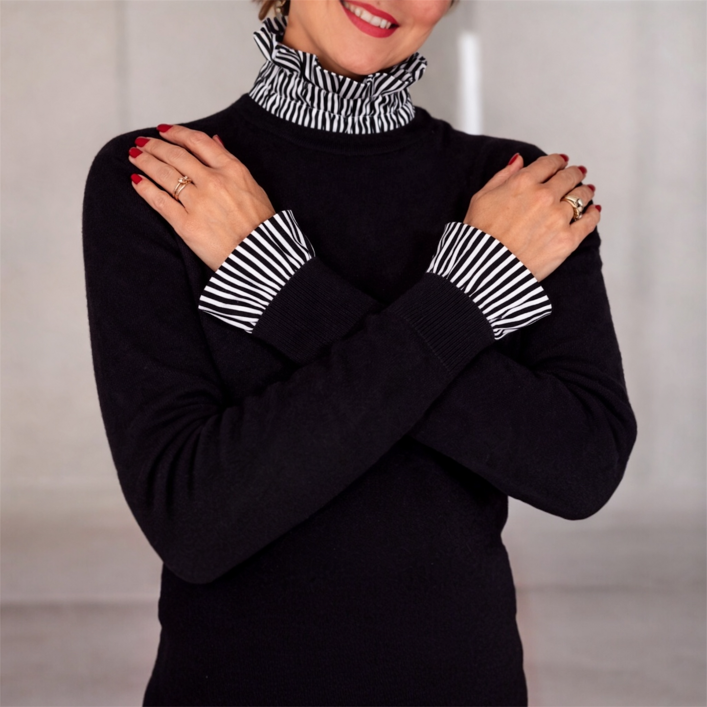 Black & White Stripe Removable Ruffle Collar & Cuffs Set