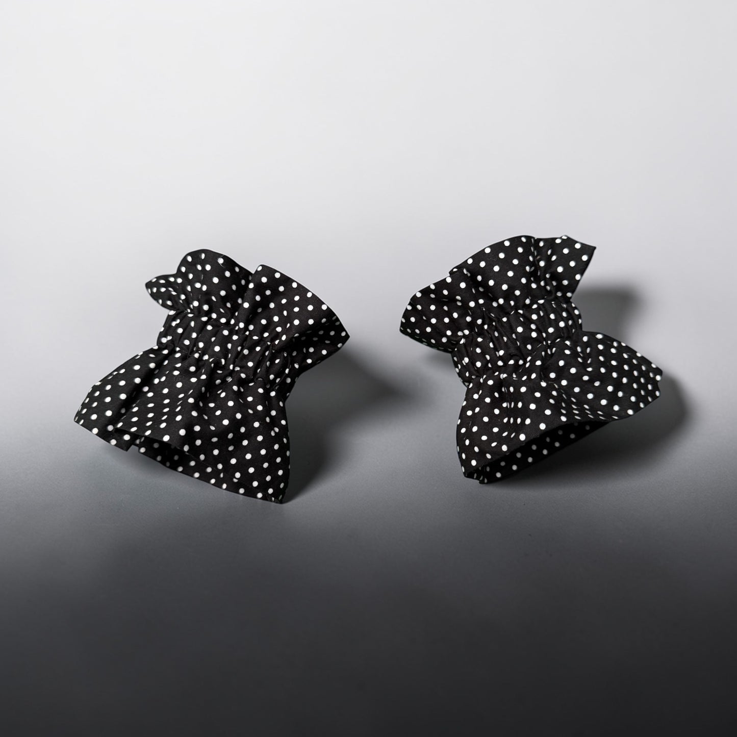 Black Poka Dot Removable Collar & Cuffs | Ruffle Set